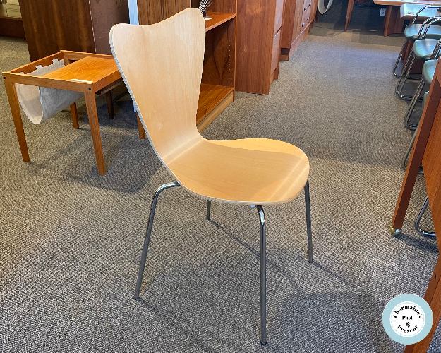 STYLISH MID-CENTURY STYLE BENT WOOD CHAIR (TWO AVAILABLE, SOLD SEPARATELY)...$149.00 